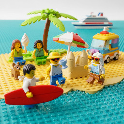 picture of summer hollidays with minifigs