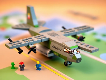 peut tu generer un lego d'un avion de militaire a400m a grande echelle